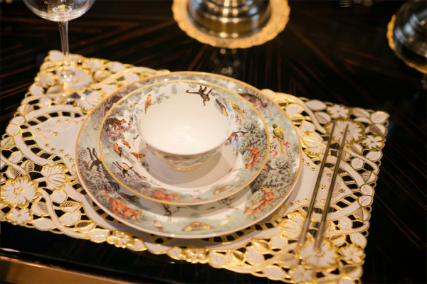 義大利黑金風，都市新貴的奢享空間