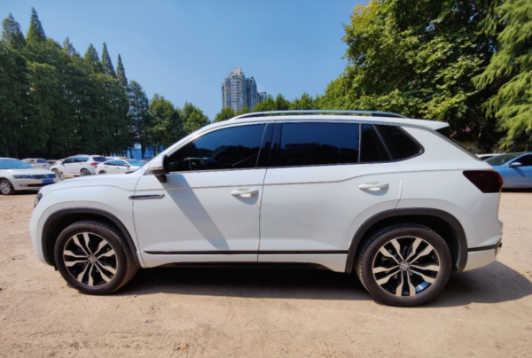 一直說開著探嶽帶你出去玩呢