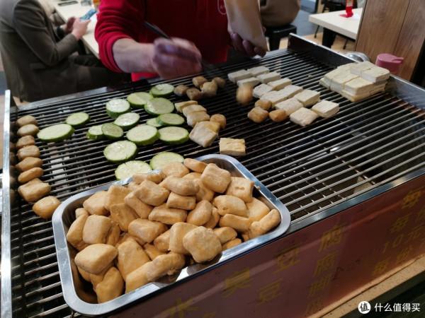 旅行就要邊走邊吃：舌尖上的昆明，盤點我在昆明吃到的各種美食