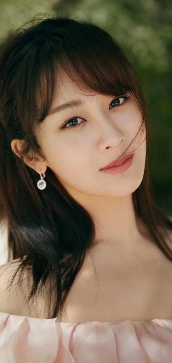 楊紫，膚白貌美、古靈精怪、性格爽朗，好看的女孩子誰不愛呢