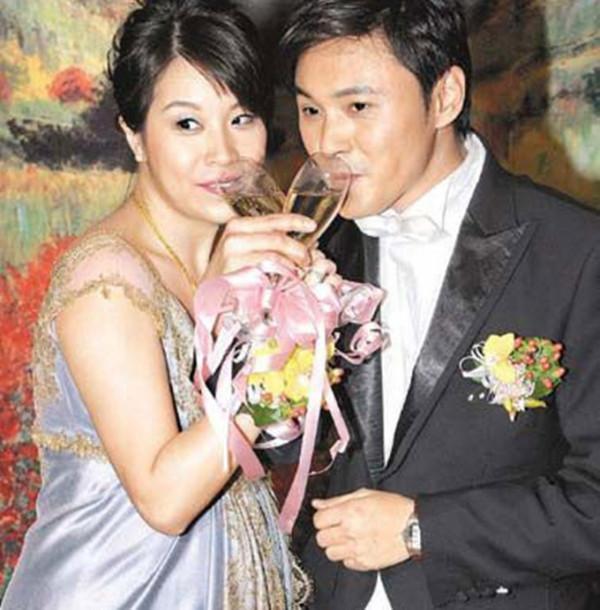 姜大衛女兒過47歲生日,氣質出眾像老爸,與曹永廉結婚14年仍恩愛 姜大衛女兒過47歲生日,氣質出眾像老爸,與曹永廉結婚14年仍恩愛