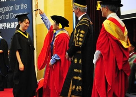 考上研究生才知道，原來導師對不同家境的學生，也會“區別看待”