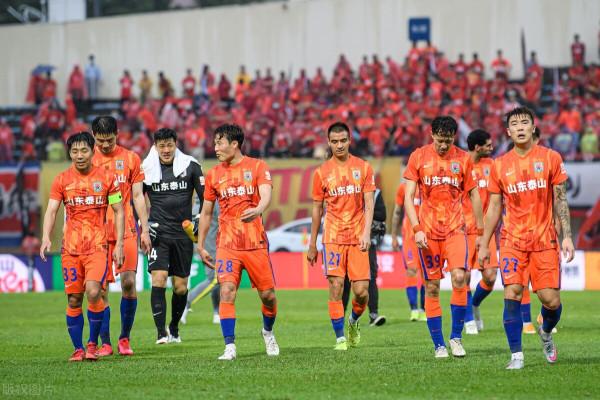 一聲嘆息!廣州隊下午訓練只為省電費 4年前泰山及時收手太明智 一聲嘆息!廣州隊下午訓練只為省電費 4年前泰山及時收手太明智