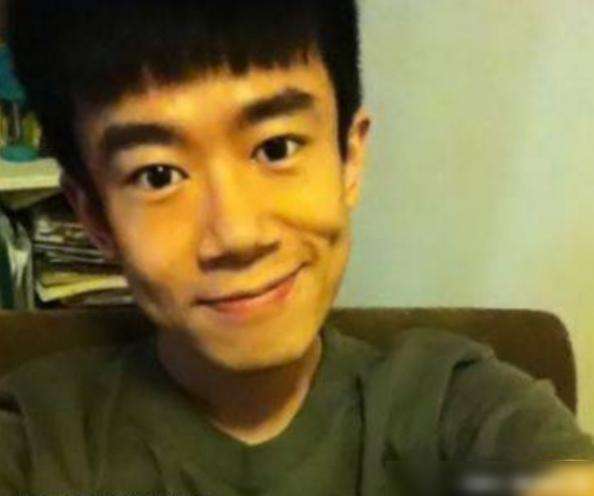 李雪健：患癌後妻子不離不棄，今兒子成驕傲，風光背後有淚水