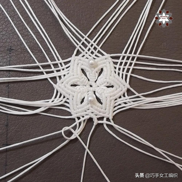 用繩子就能編出漂亮的雪花，超詳細的教程，一步一步教你編