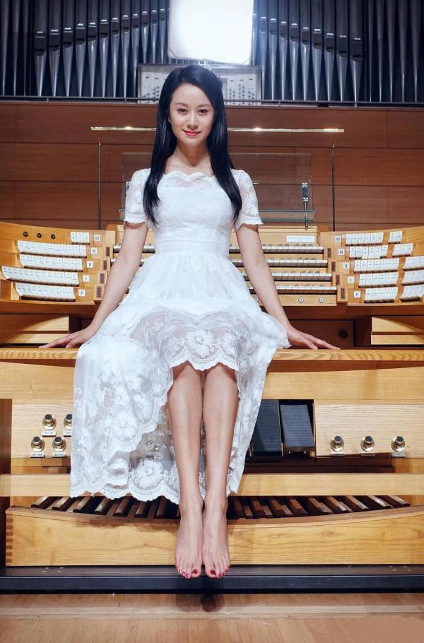 “童年女神”倪虹潔到底有多美？（多圖）