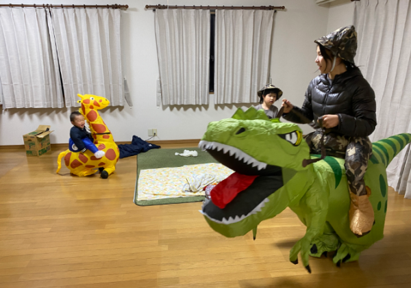 河南小哥去日本留學，被日本女孩瘋狂倒追，生娃後妻子想當中國人