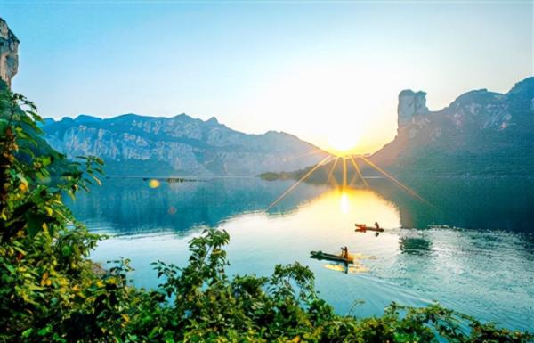 貴州國家級旅遊畫廊，斷層壁畫神秘多姿，被稱為烏江上最美畫廊