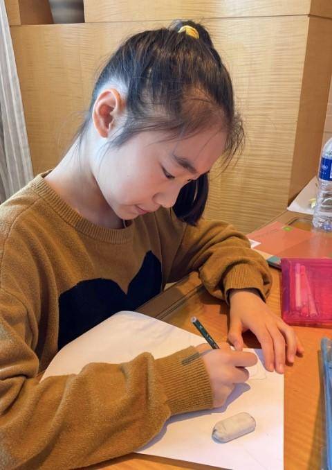 冬奧會&OpenCurlyDoubleQuote;小鴿子&rdquo;背後的故事：排練中大幫小，休息時看書學習