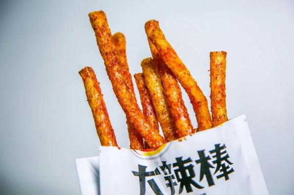 小辣魚零食是用什麼魚做的？是魚療店裡的退休小魚嗎？