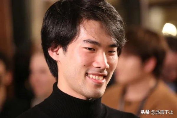 李雲迪奪冠21年後，又一華裔男孩成肖邦大賽冠軍，他們差距有多大