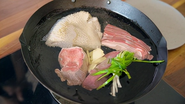 廚師教你製作正宗的四川冷盤夫妻肺片，讓你吃一次就停下來