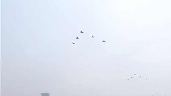 印度不嫌丟人,起飛14架LCA給中國看,解放軍15架殲20笑笑不說話 印度不嫌丟人,起飛14架LCA給中國看,解放軍15架殲20笑笑不說話