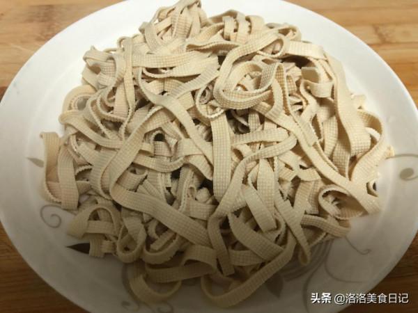 冬天就饞這菜，4種食材煮一鍋，麻辣鮮香，香辣開胃，太過癮了