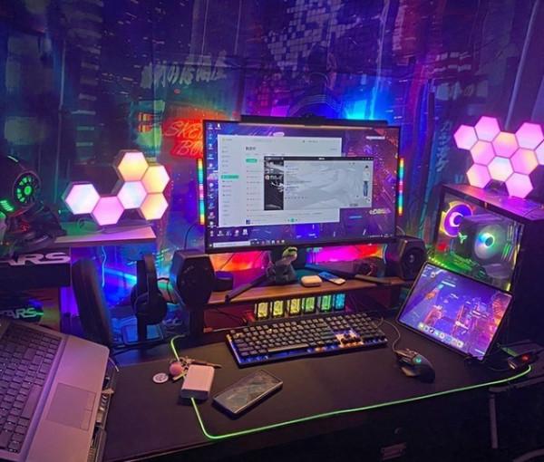 這樣辦公桌誰不想要？桌上數碼用品推薦，300元全齊活兒