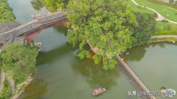 泰順，除了蜚聲中外的古廊橋，還有被譽“浙南小九寨”的自然景觀