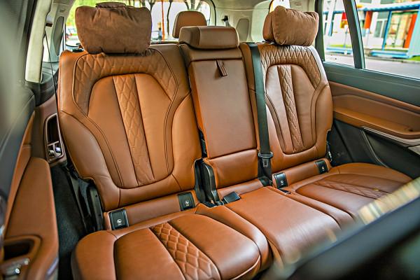 智駕開箱丨配置小幅變化價格漲2萬，但這臺寶馬X7仍是家族SUV的標杆