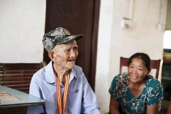 102歲&OpenCurlyDoubleQuote;水上英雄&rdquo;陳訓楊，復員返鄉，隱藏戰功60多年