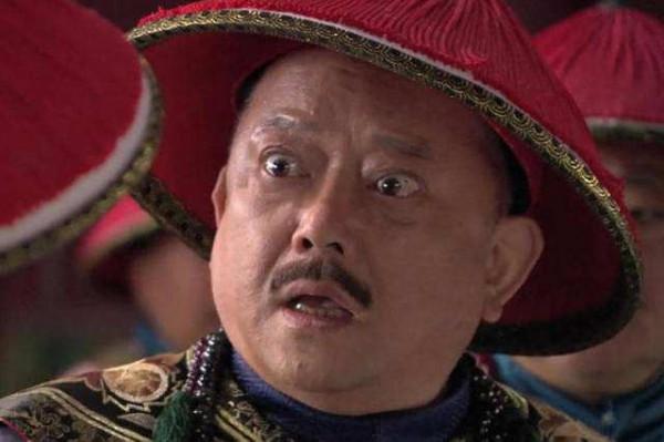 古代官場，從一品升正一品要花費二十年，為何和珅只用了四年？