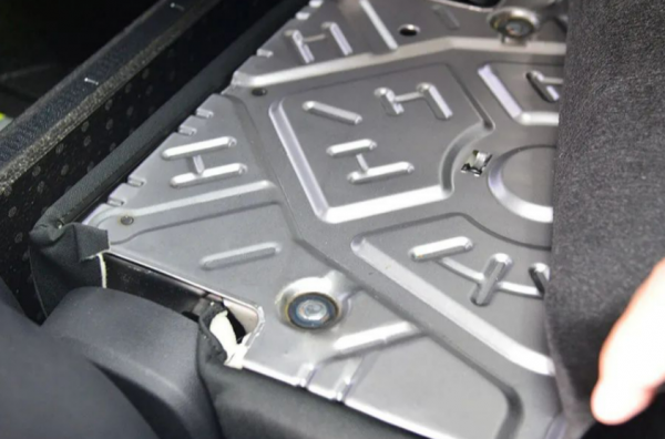 有哪些一直被誤會的汽車概念？後排座椅鋼板只是為了防穿刺？