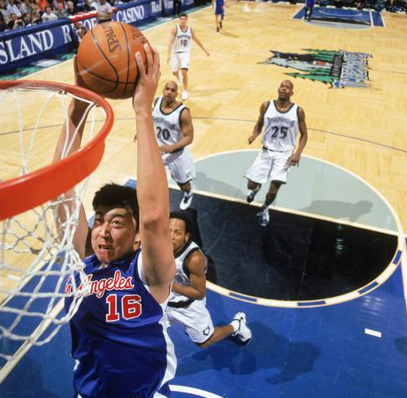 伊巴卡：易建聯太內斂，若能像姚明一樣健談，他的能力不輸加內特