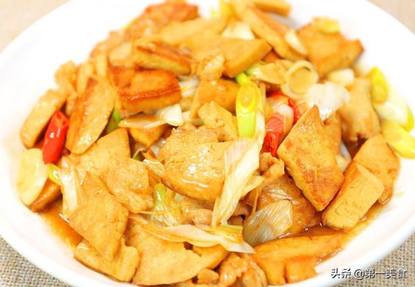 蔥拌豆腐這樣做才好吃，掌握這個技巧，豆腐金黃不粘鍋，鮮香十足