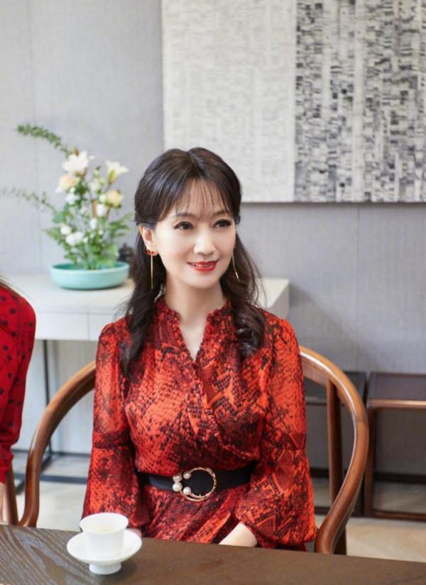 女人到50歲想要有氣質，這4種髮型儘量避開，容易顯老還有大媽感