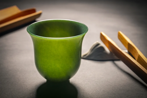 消失7年後，他帶回一隻玉杯：比玉更珍貴的，是珍惜彼此的心