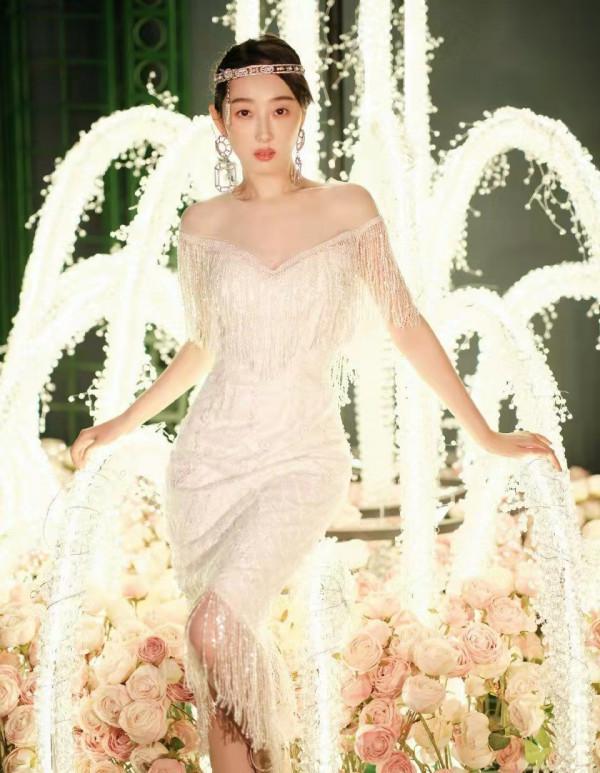 蔣夢婕超仙“流蘇裙”美翻眾人,舉手投足盡顯柔美,魅力直線上升 蔣夢婕超仙“流蘇裙”美翻眾人,舉手投足盡顯柔美,魅力直線上升