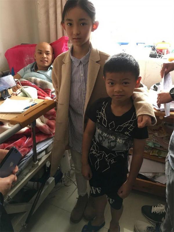 3年前父親意外癱瘓，4歲男孩獨自扛起家庭重擔，如今登上央視舞臺