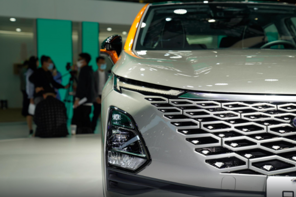 奇瑞OMODA 5或將命名為&OpenCurlyDoubleQuote;元啟&rdquo;，科技感直接拉滿，不愧是顏值擔當