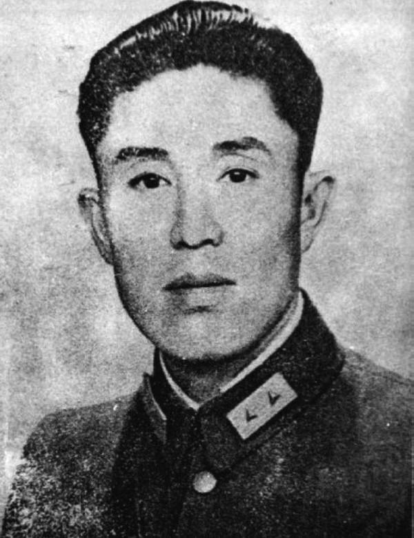 國軍裝備最好的新1軍，首任軍長為何是鄭洞國，而非邱清泉？