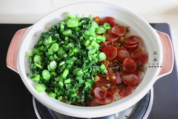 入冬後，不管有錢沒錢都要吃頓菜飯，飯菜一鍋出，做法簡單味道好