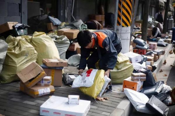 黃光裕聲稱國美要自建物流,做夢還是做戲? 黃光裕聲稱國美要自建物流,做夢還是做戲?