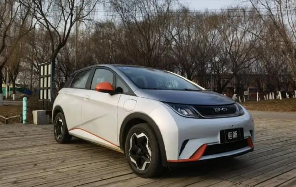 對燃油車影響最大的是10萬以下的電動車，不信看銷量