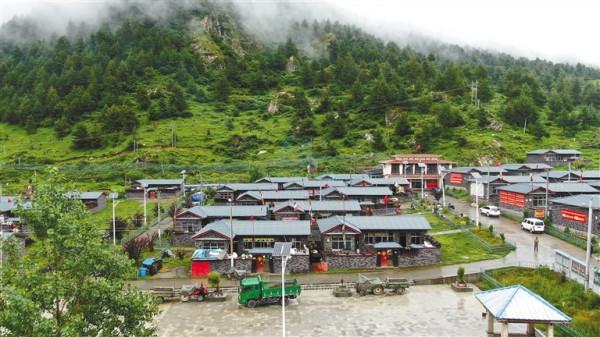 為了擁有中國國籍，達曼人苦等200多年，如今家家戶戶紅旗飄揚