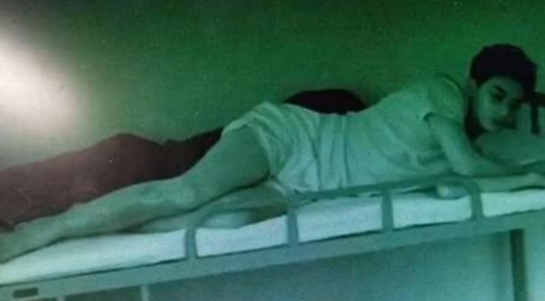 男人臉卻有女人腿，這6位男星的細腿太逆天，有人連腿毛都不長