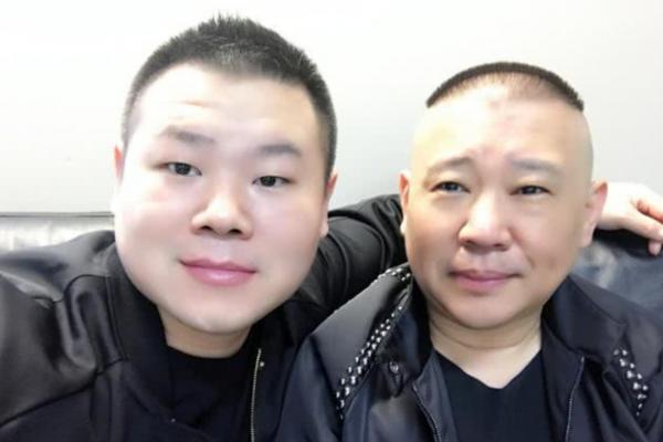 “步步血淚”郭德綱：馬季葬禮穿貂皮被罵，三次進京都經歷了什麼