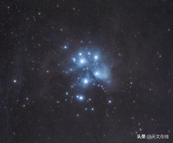 9月25日至27日三天深夜,月亮、畢宿五、昴星團將齊聚一堂 9月25日至27日三天深夜,月亮、畢宿五、昴星團將齊聚一堂