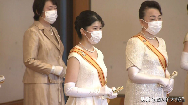 照片錦集：“新年祝賀儀式”愛子公主身著長裙 首次執行公務