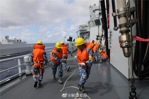 海軍第39批護航編隊進行綜合補給