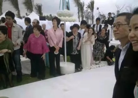 離婚3年後,李小璐賈乃亮公開出現在大眾視野,這是要復婚? 離婚3年後,李小璐賈乃亮公開出現在大眾視野,這是要復婚?