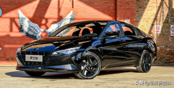整車黑化處理、限量發售1萬臺 伊蘭特黑騎士限量款車型亮相
