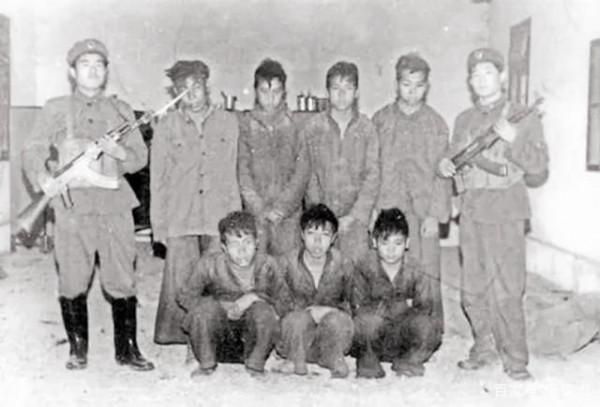 陳毅夫婦被國軍飛機轟炸，查明原因後暴怒：74師俘虜一個不許放走