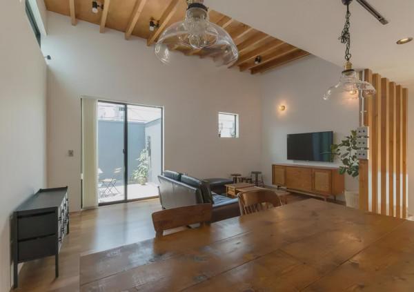 爸媽買的小複式樓，樓上樓下125平，住兩家人也不擠