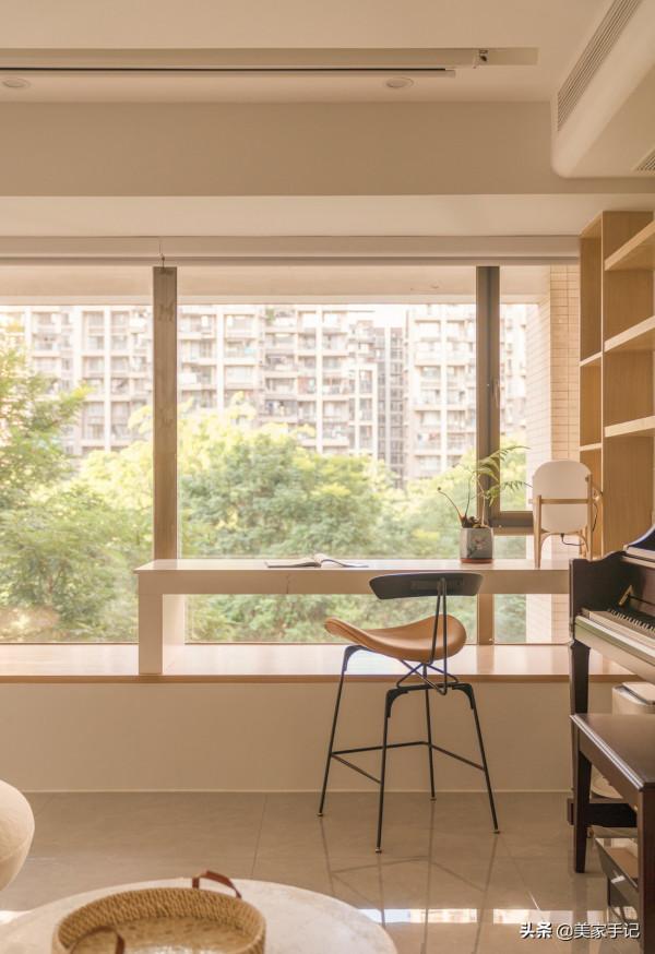 一入他家就被溫馨治癒的氛圍給迷住，全屋明亮又幹淨，太有品味了