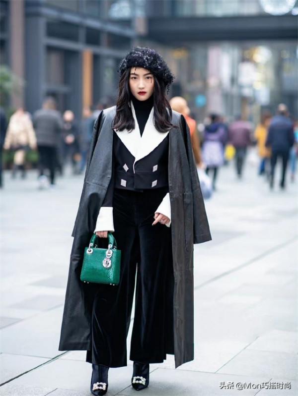 今冬該怎麼穿大衣?看了杭州街拍你就知道,款式要夠長,帽子要戴 今冬該怎麼穿大衣?看了杭州街拍你就知道,款式要夠長,帽子要戴