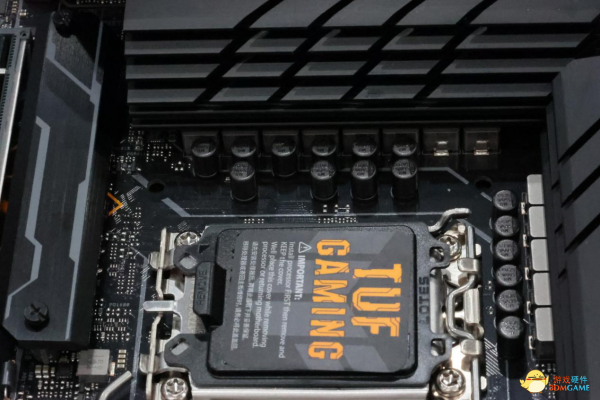 華碩TUF GAMING B660M-PLUS WIFI D4重炮手：板雖小，功能全