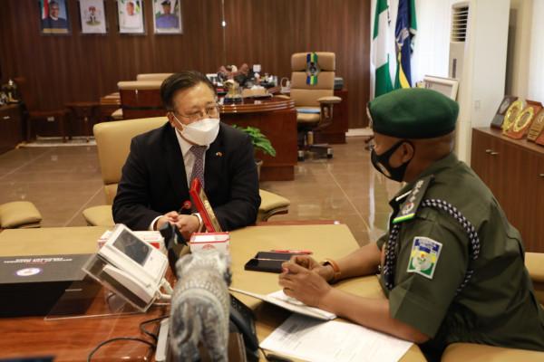 王毅外長訪非之際，3名中國人在奈及利亞遭綁架，中國警方已抵達