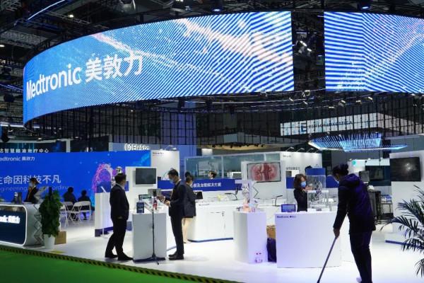 15分鐘精準放療、光子計數CT……一大波“全球首秀”亮相醫療展區|進博會時間 15分鐘精準放療、光子計數CT……一大波“全球首秀”亮相醫療展區|進博會時間